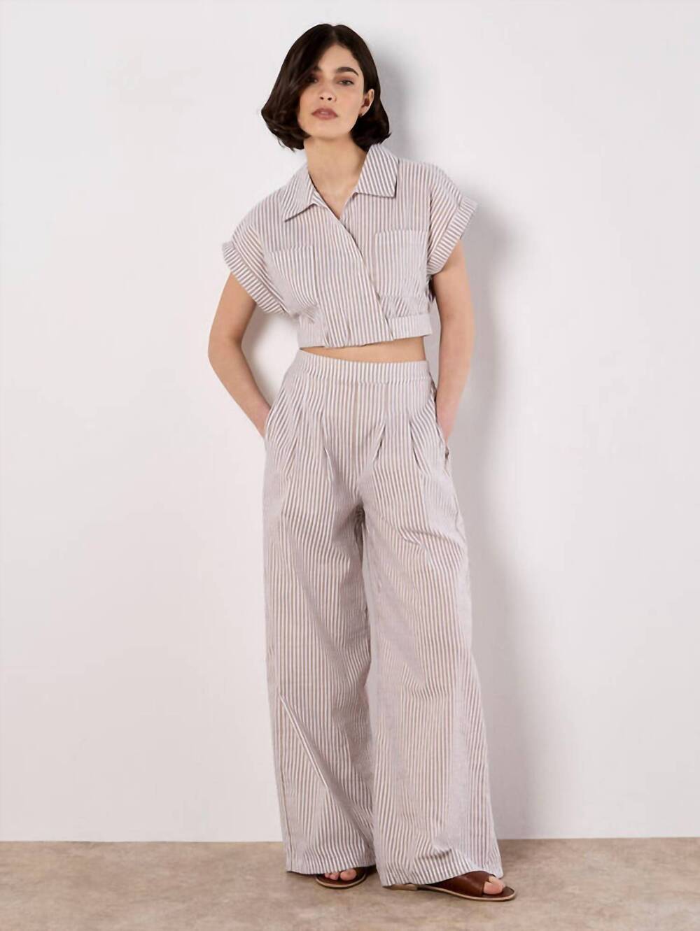 NEW APRICOT seersucker crop top in stone